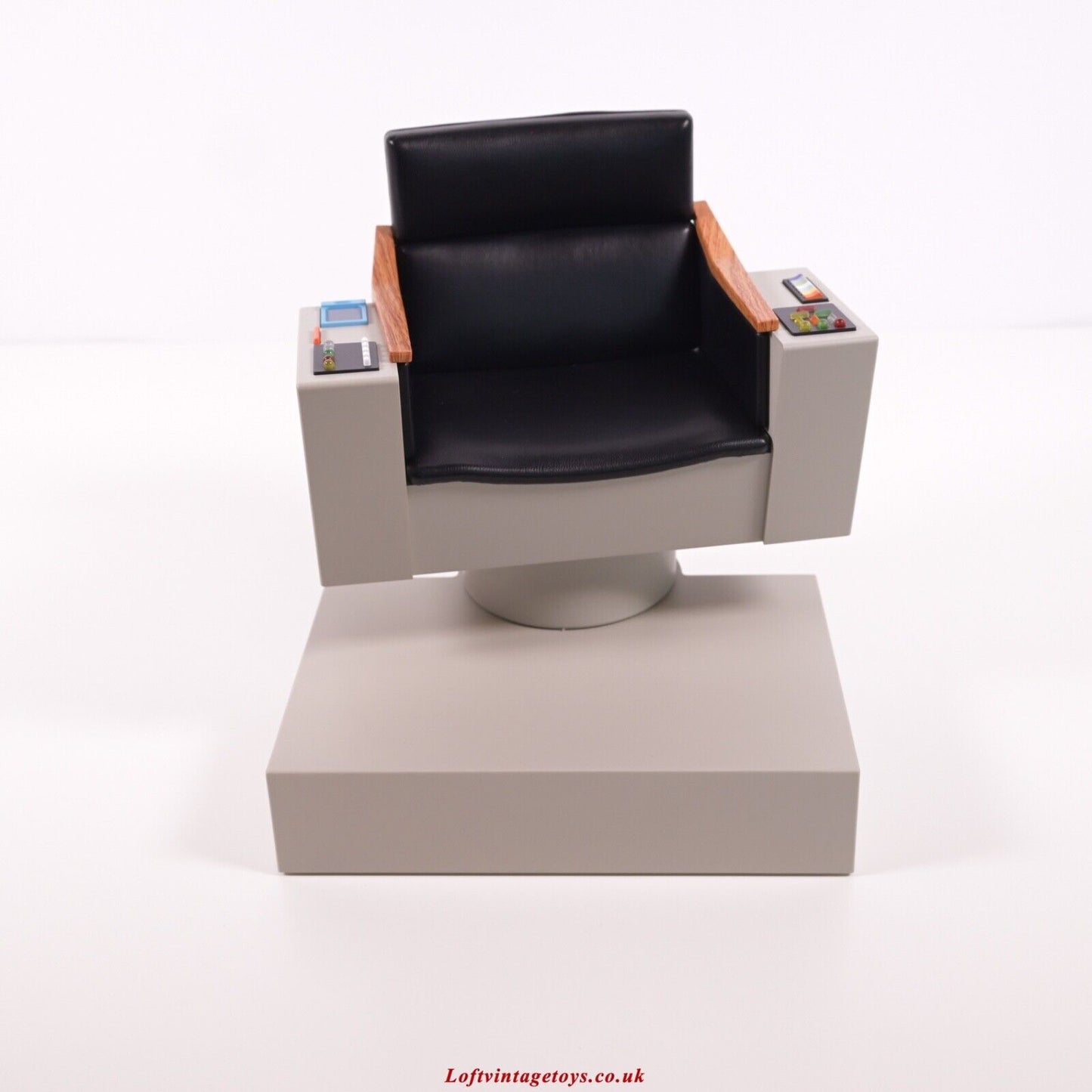 QMX Star Trek: Die Originalserie – Kapitänsstuhl, Maßstab 1:6