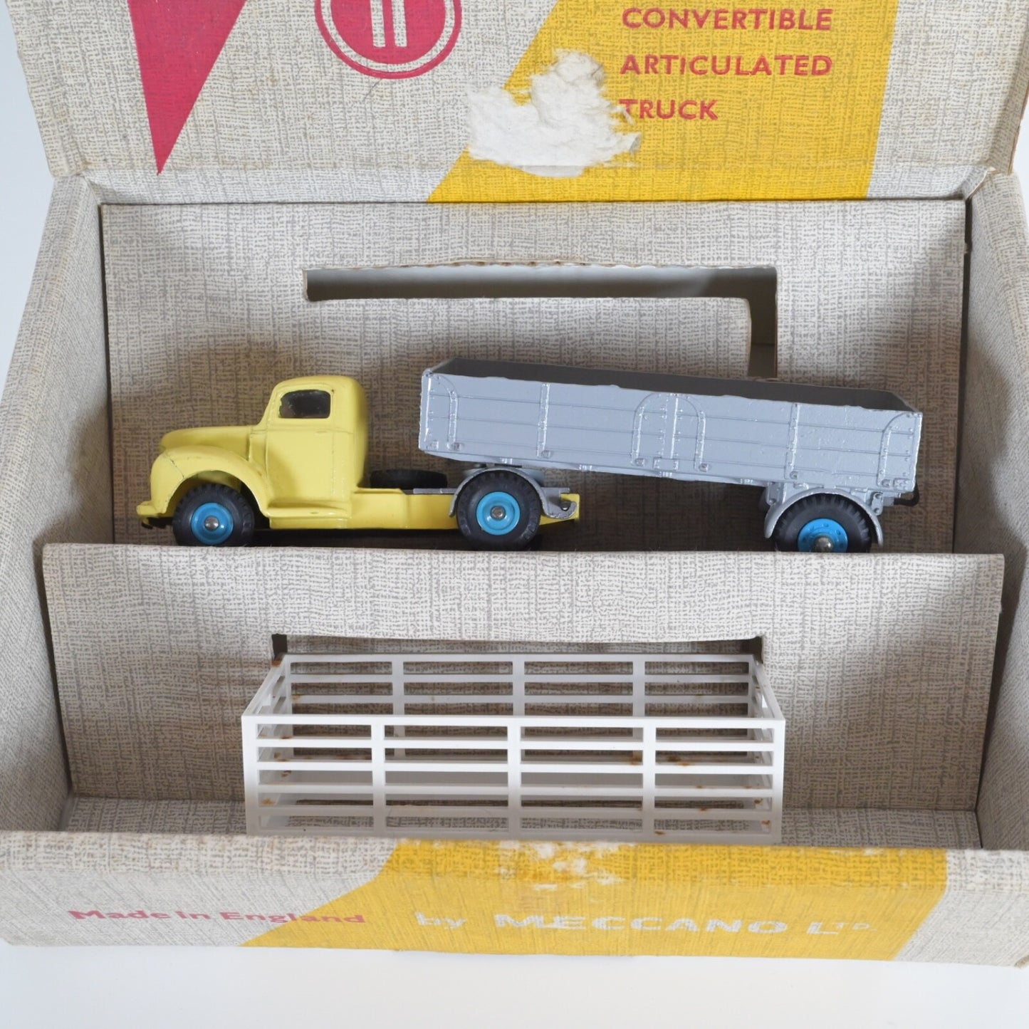 Dinky 424 Commer Cabrio-Sattelzug-Set mit Originalverpackung