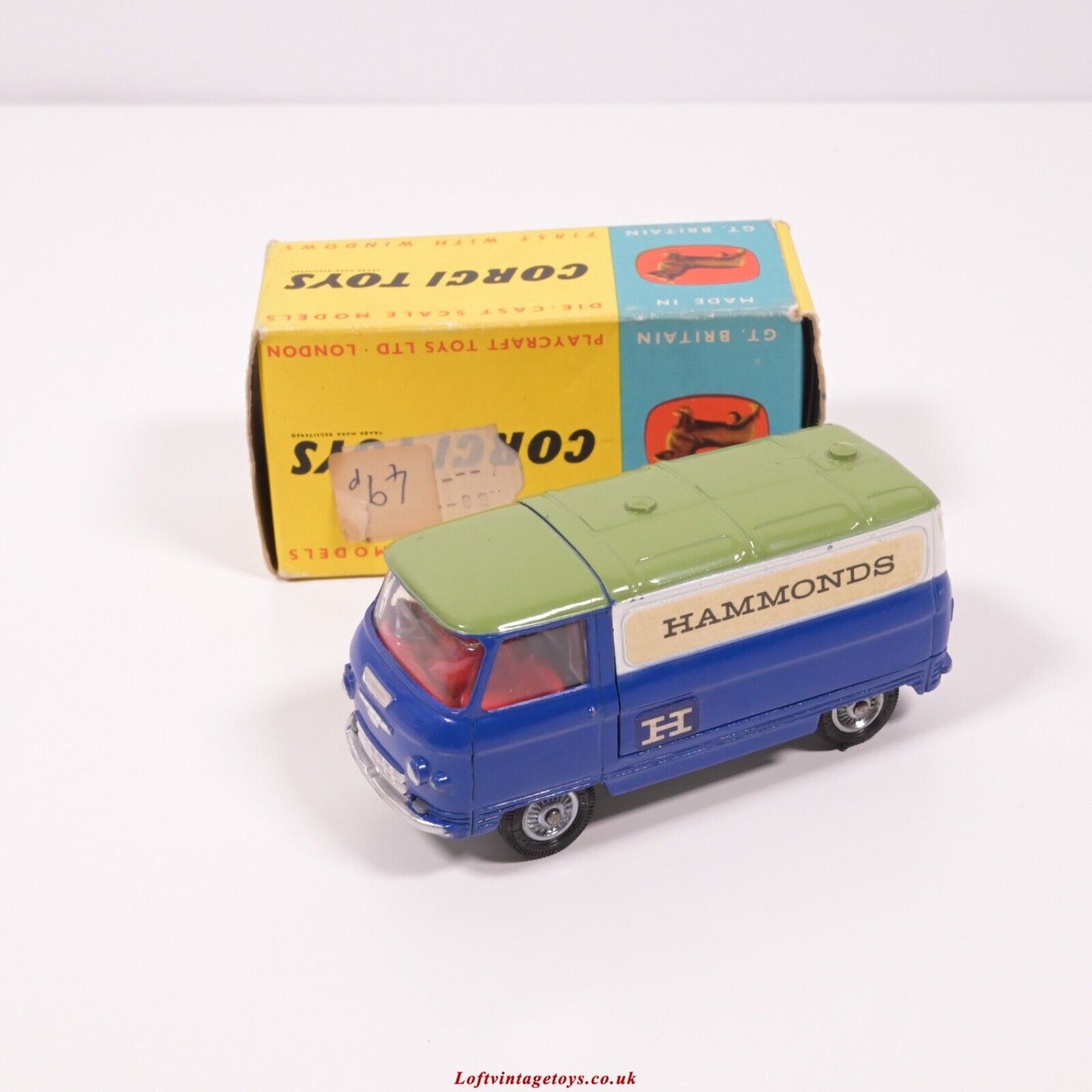 Corgi 462 Commer 'HAMMONDS' Van - Rare (2)