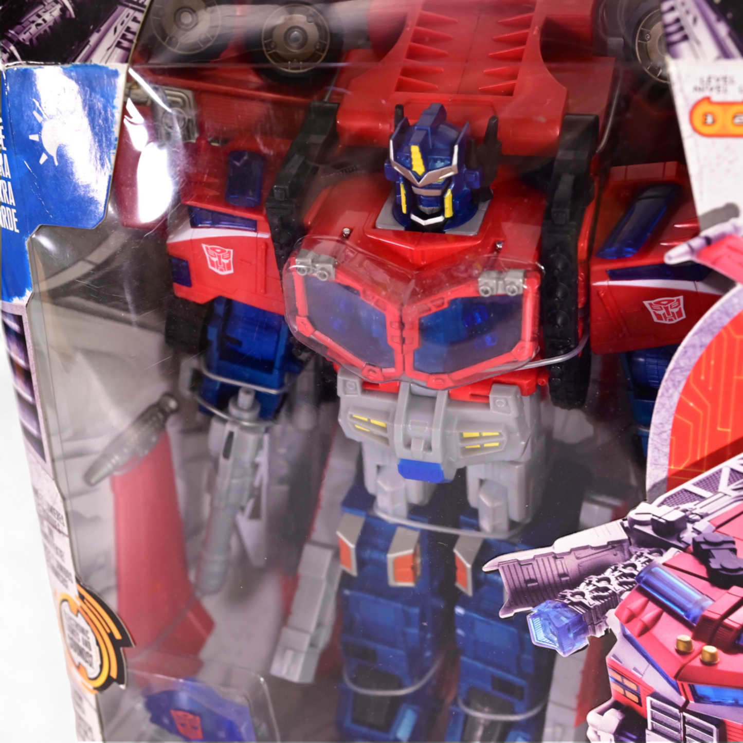 11" Hasbro Transformers Cybertron Leader Class Optimus Prime - NEW