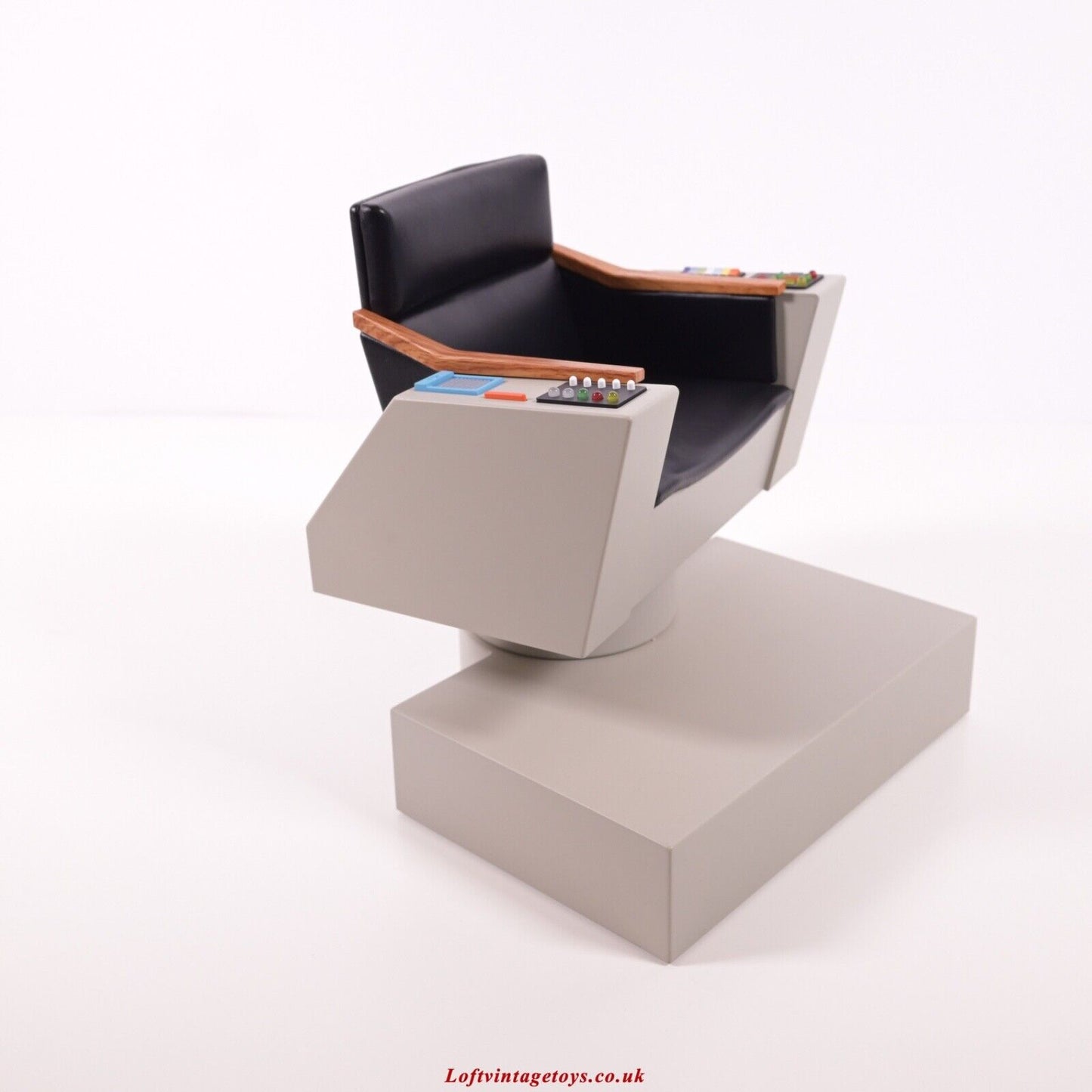 QMX Star Trek: Die Originalserie – Kapitänsstuhl, Maßstab 1:6