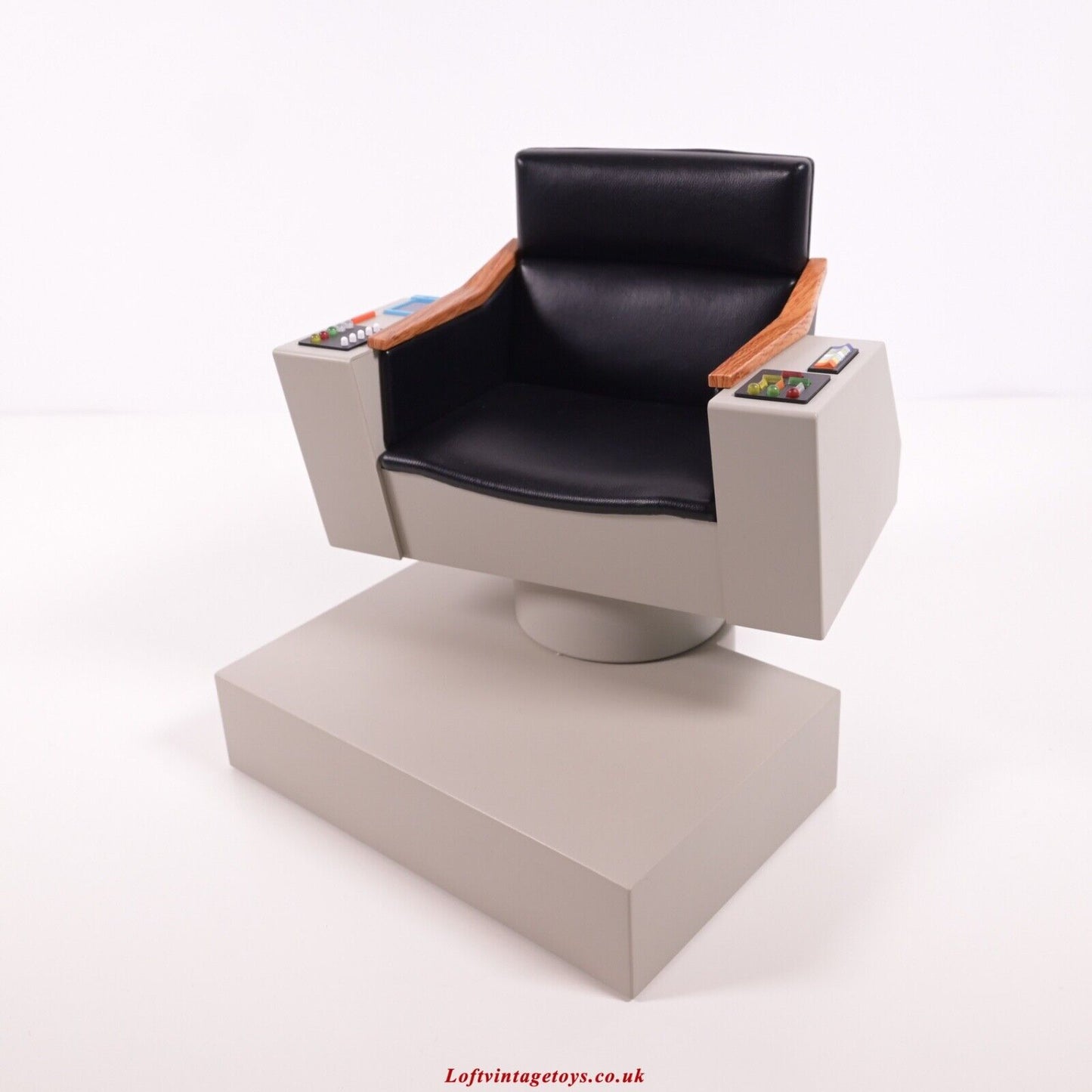 QMX Star Trek: Die Originalserie – Kapitänsstuhl, Maßstab 1:6