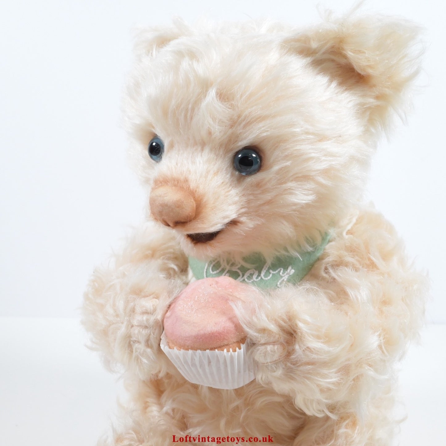 R John Wright Cupcake From The Teddy Bear Bake Shoppe Collection, Ltd Ed of 300