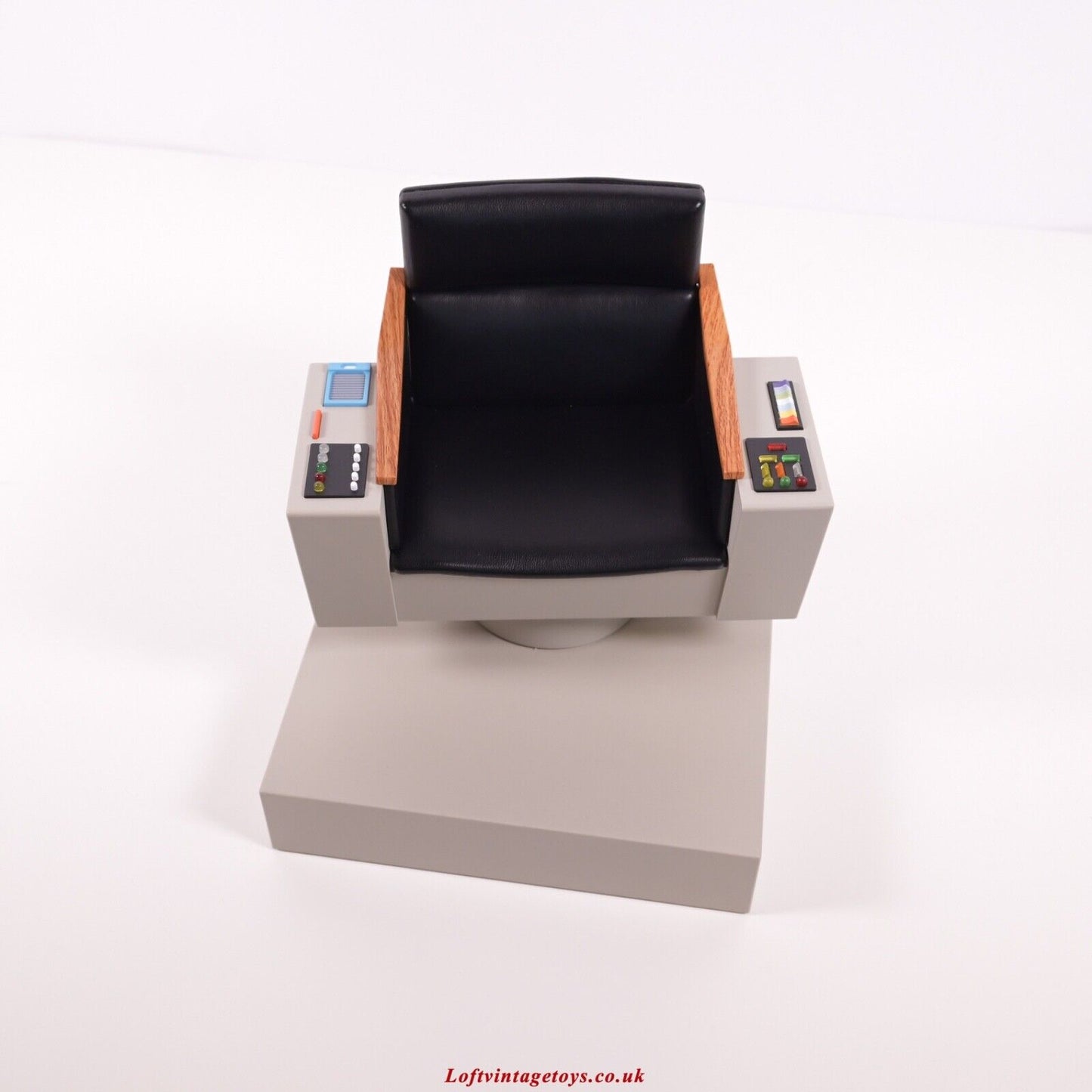 QMX Star Trek: Die Originalserie – Kapitänsstuhl, Maßstab 1:6