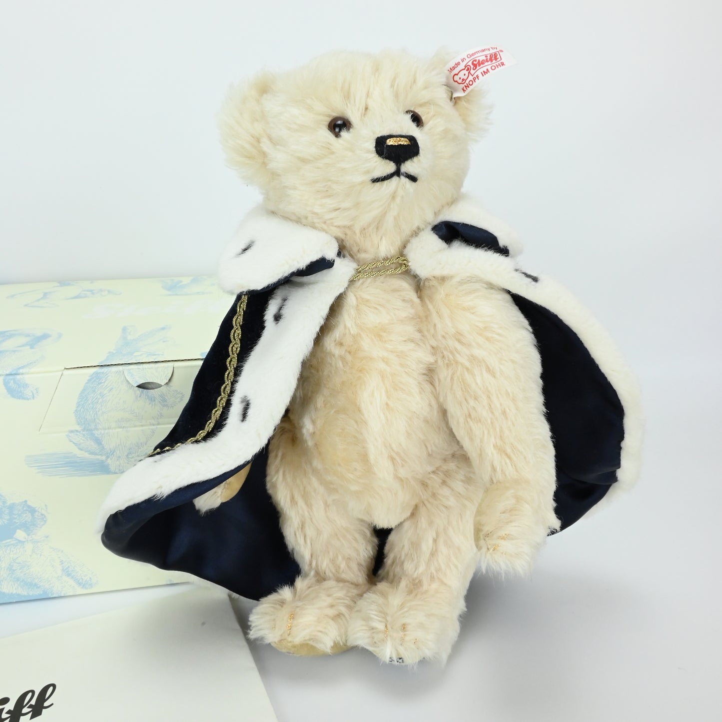 Steiff Diamond Coronation Teddybär – 664250 mit Box