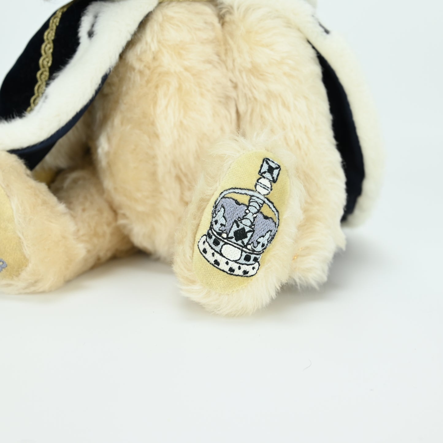 Steiff Diamond Coronation Teddybär – 664250 mit Box