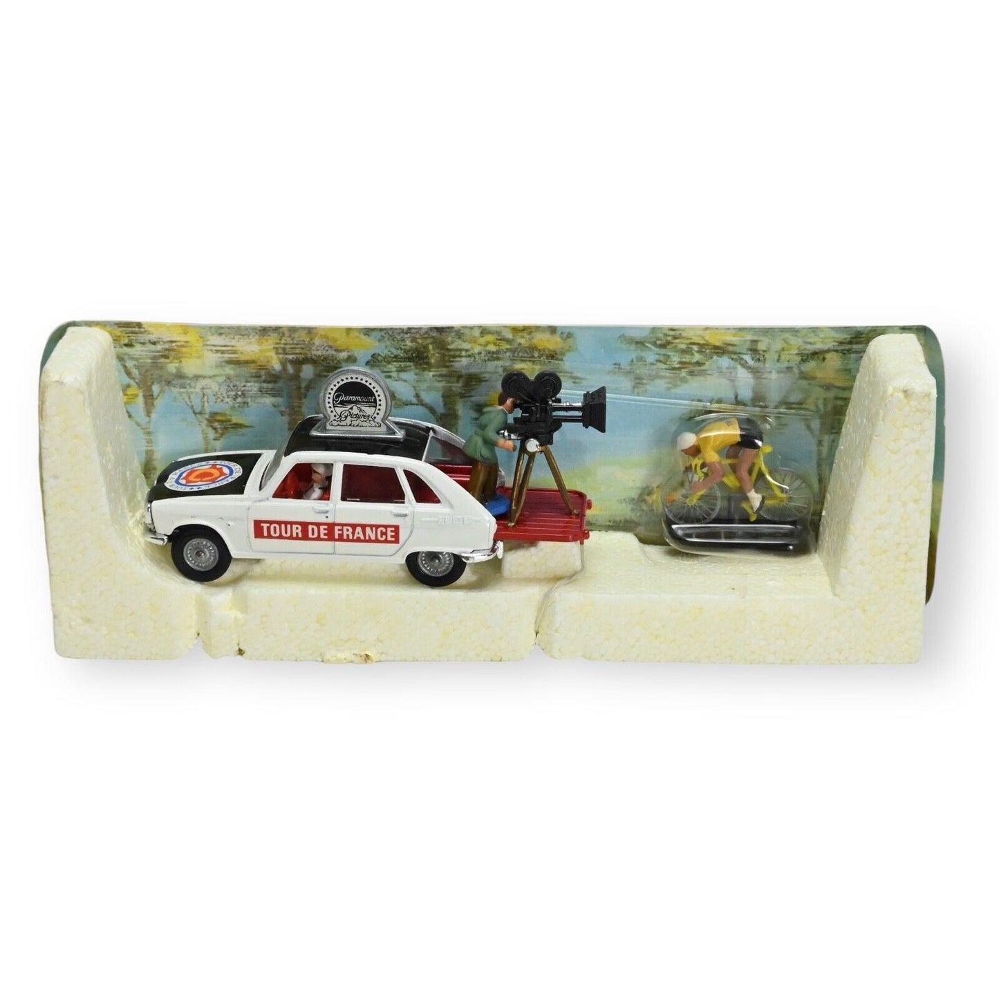 Corgi Gift Set 13 "Tour de France" / Renault 16 "Paramount" Camera Car