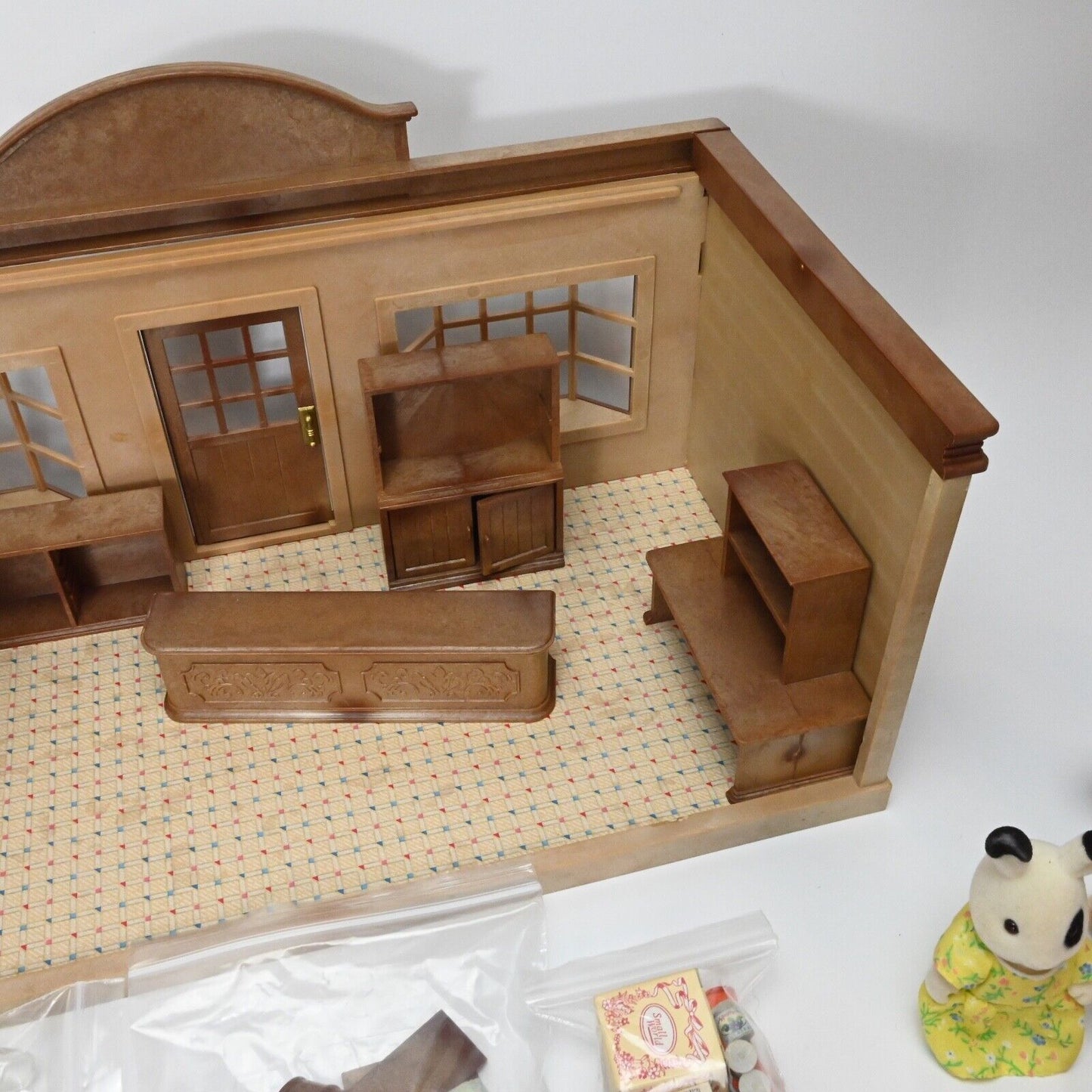Sylvanian Families Village Store - TOMY in Original Box