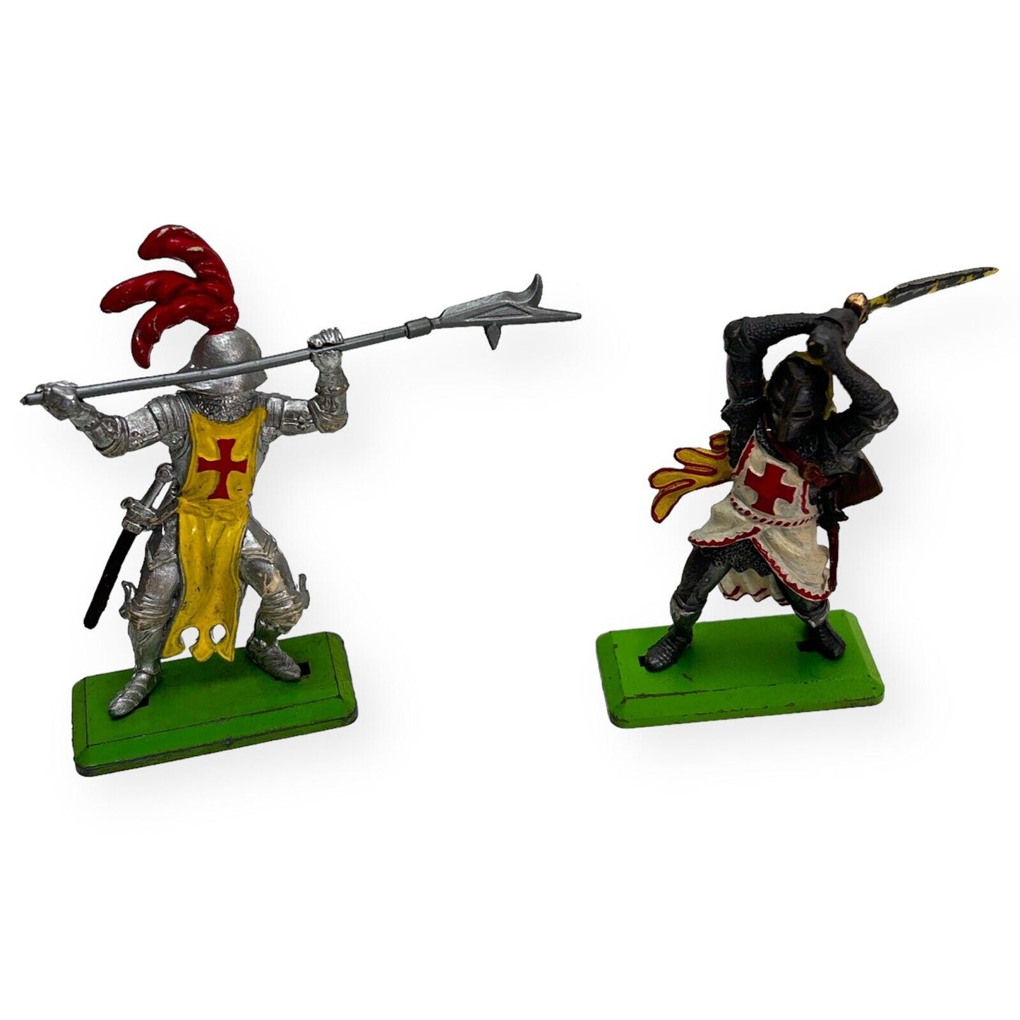 Britains Deetail Medieval Knights x 18 (lot 5)