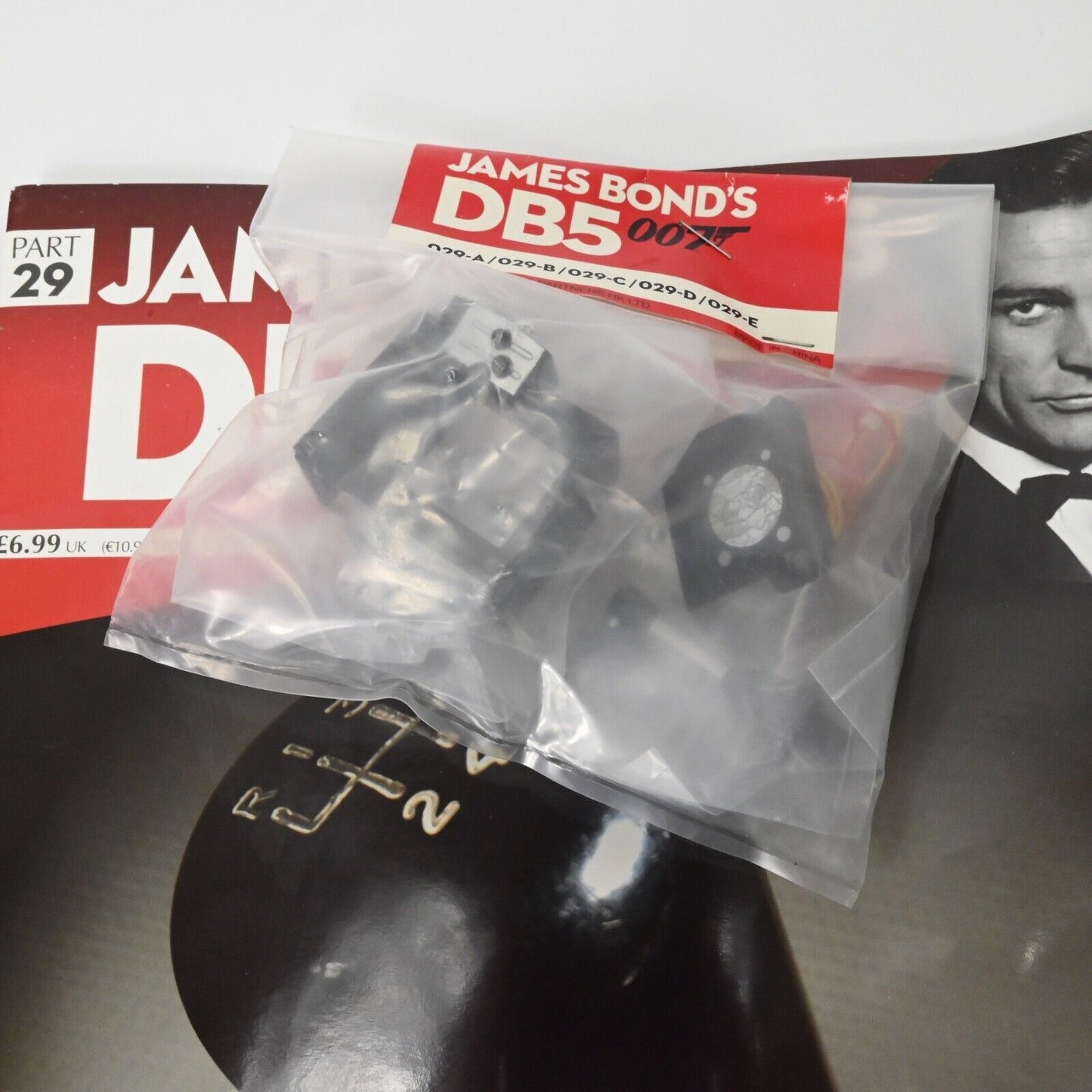 James Bond 007 – Goldfinger Aston Martin DB5 Maßstab 1:8 TEIL #29
