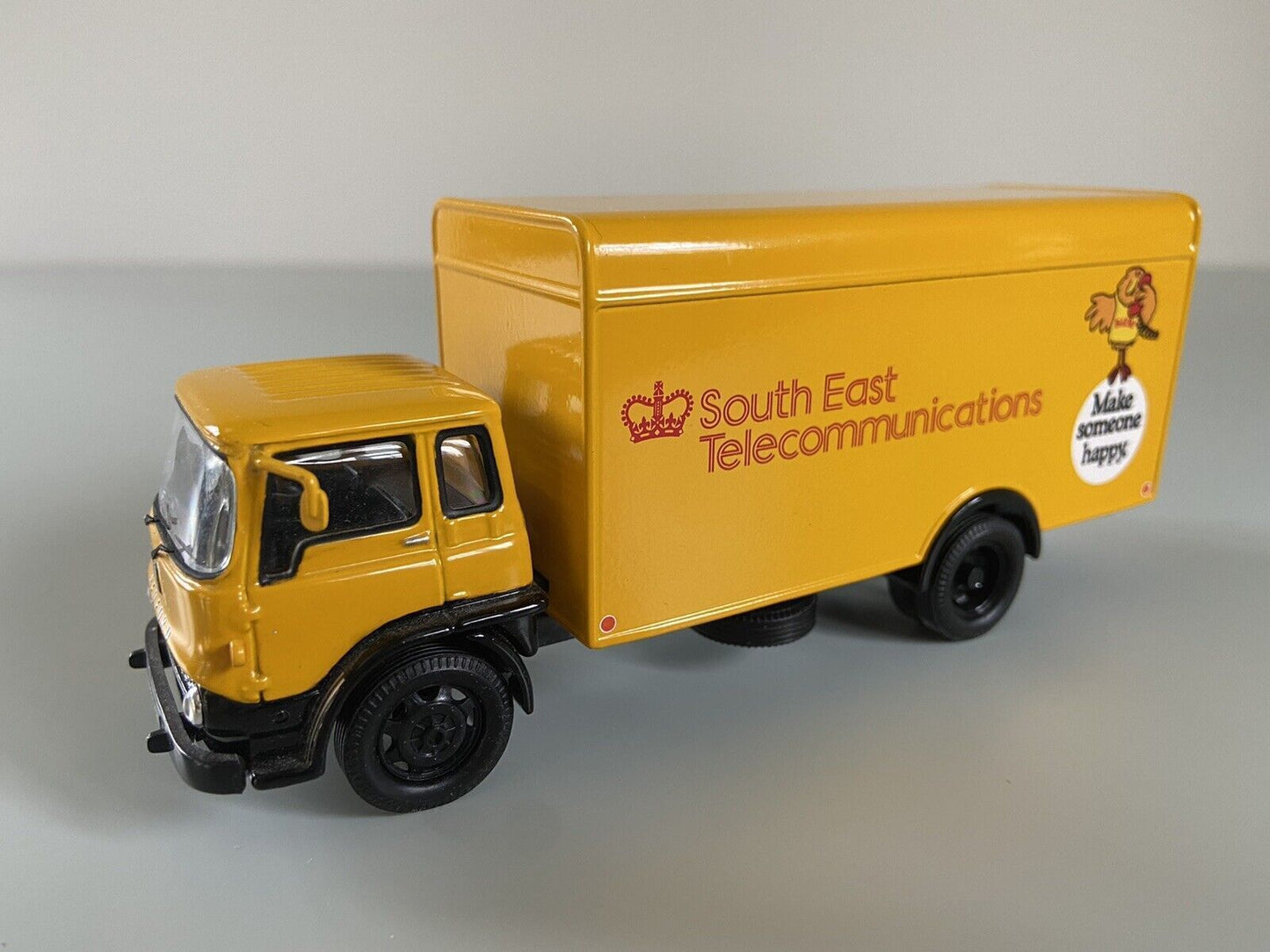 Corgi Premium Edition 22705 – Bedford TK Kastenwagen mit Koffer