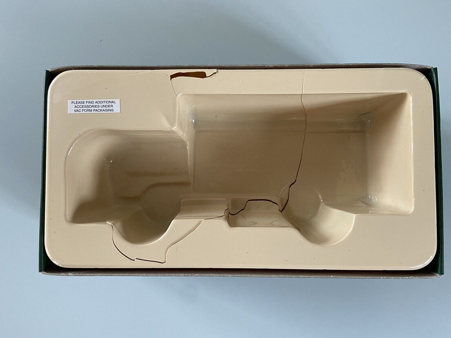 Corgi Premium Edition 22705 – Bedford TK Kastenwagen mit Koffer