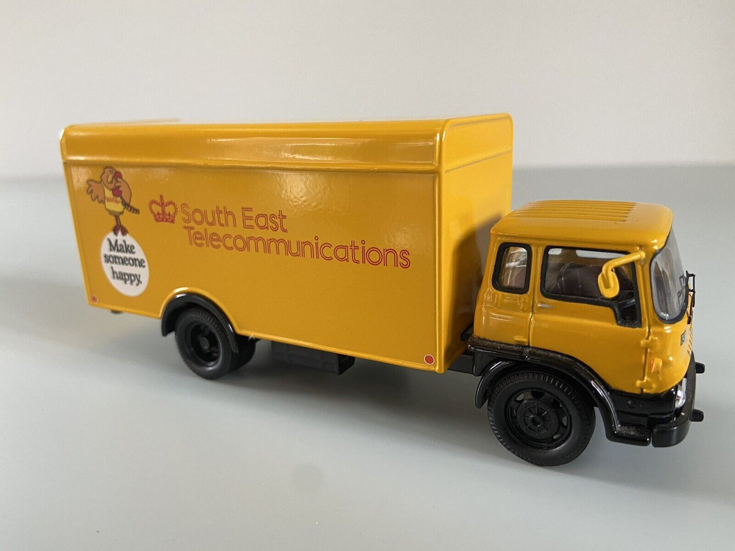 Corgi Premium Edition 22705 – Bedford TK Kastenwagen mit Koffer