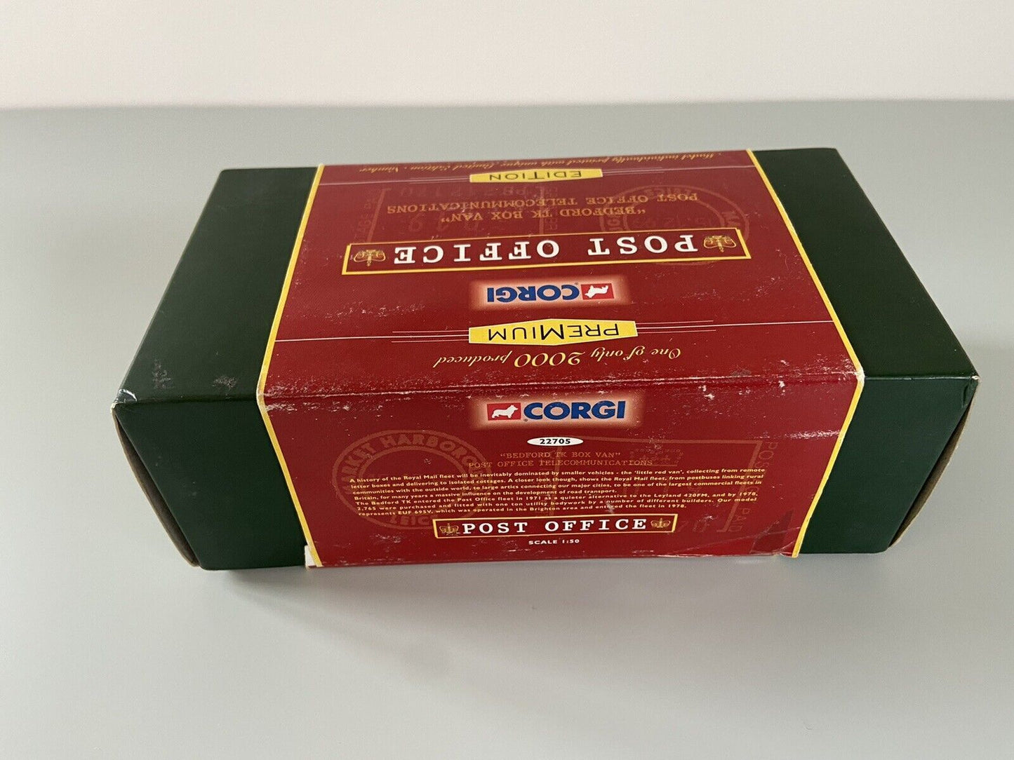 Corgi Premium Edition 22705 – Bedford TK Kastenwagen mit Koffer
