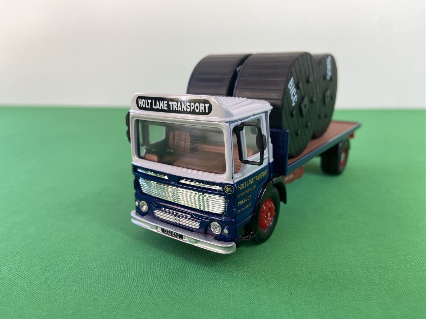 CORGI 25301 LEYLAND SUPER COMET PLATFORM LORRY - MINT CONDITION WITH BOX