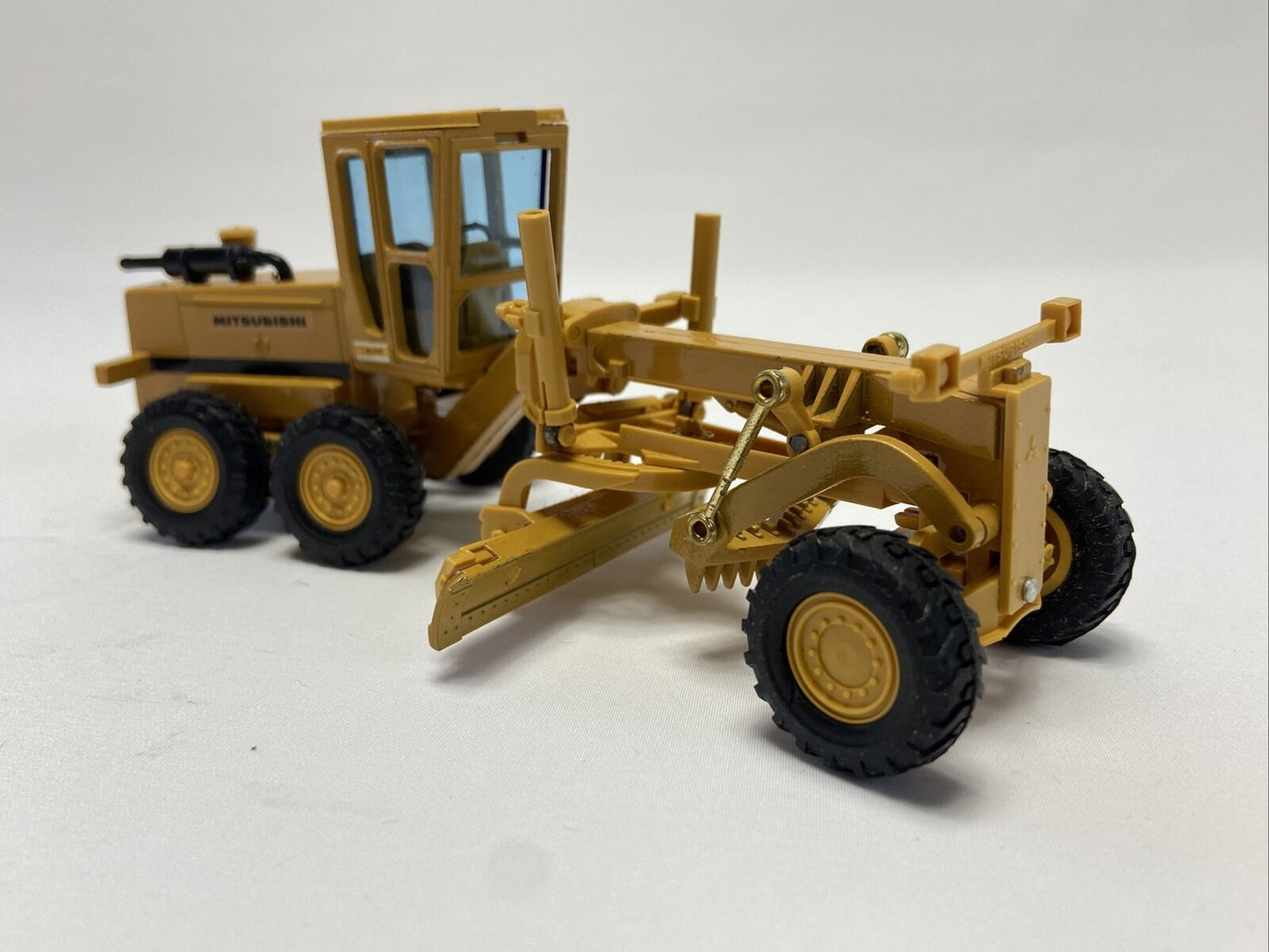 MITSUBISHI MG 400 GRADER SHINSEI 1:50 WITH BOX & INNER PACKAGING - RARE