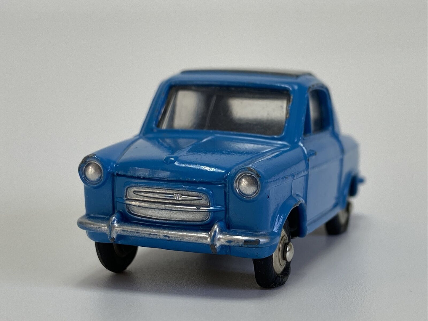 DINKY TOYS 24L CV VESPA 400 IN ORIGINAL BOX