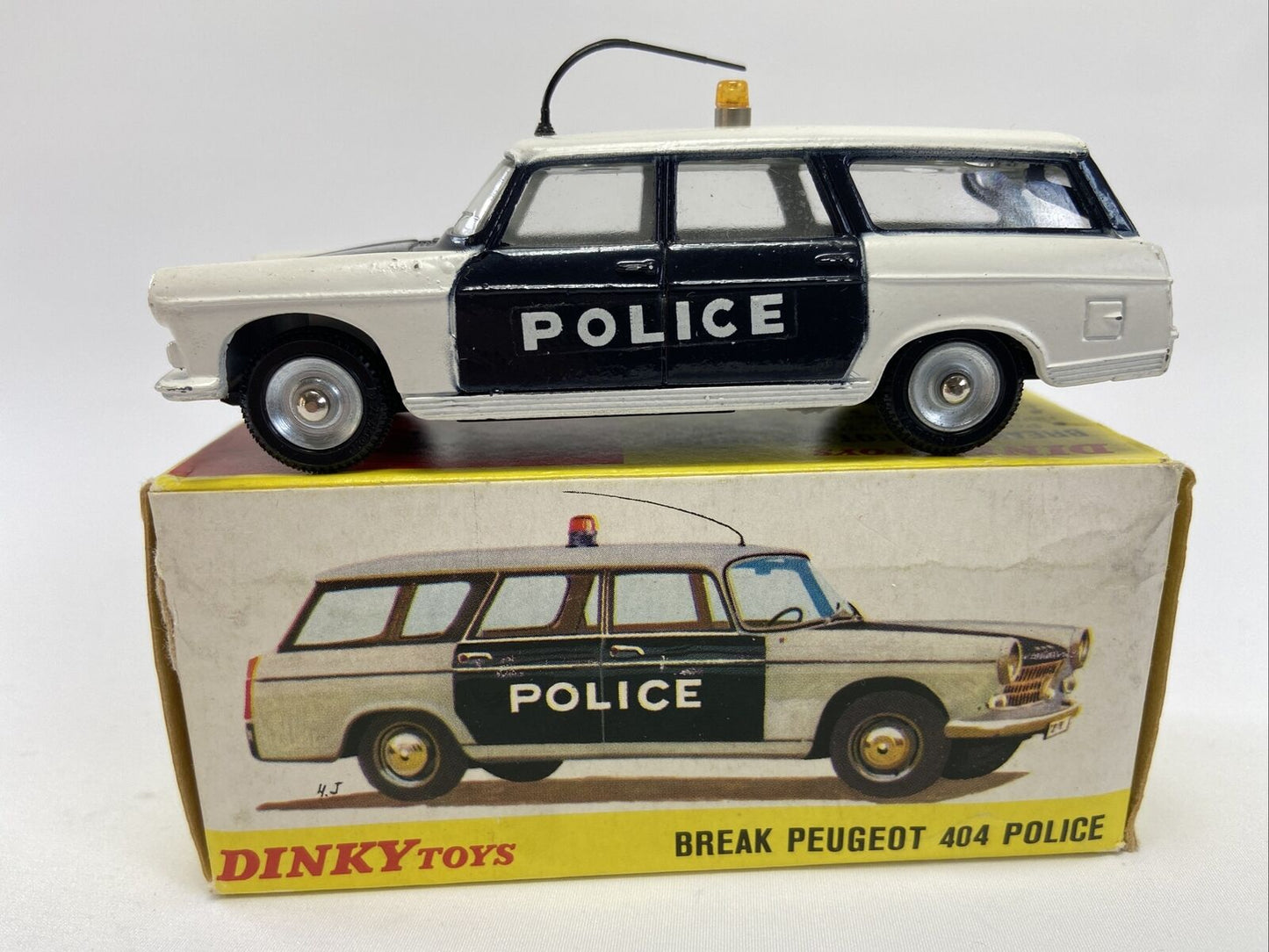 DINKY TOYS 1429 BREAK PEUGEOT 404 POLICE IN EXC CONDITION WITH BOX