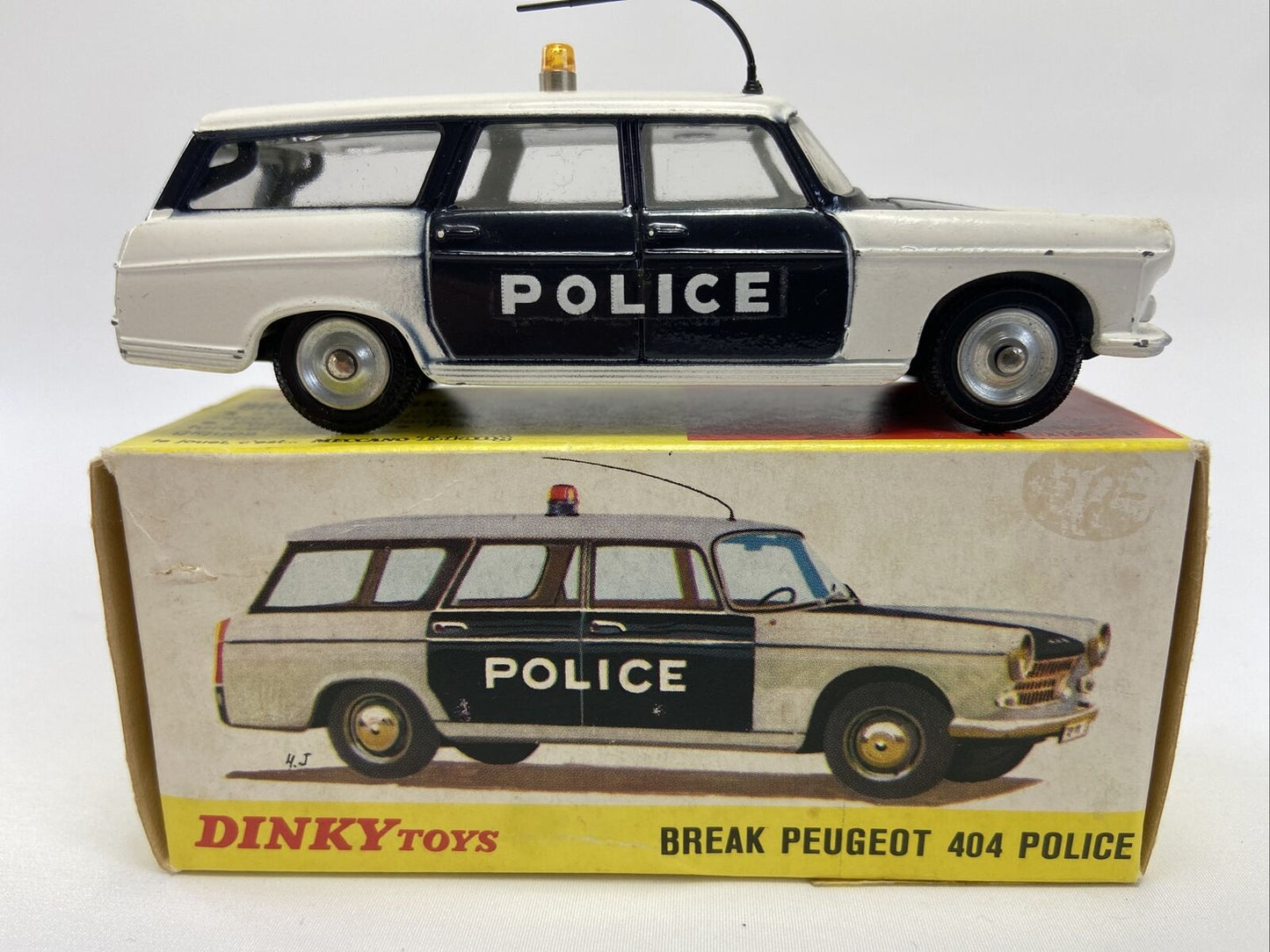 DINKY TOYS 1429 BREAK PEUGEOT 404 POLICE IN EXC CONDITION WITH BOX