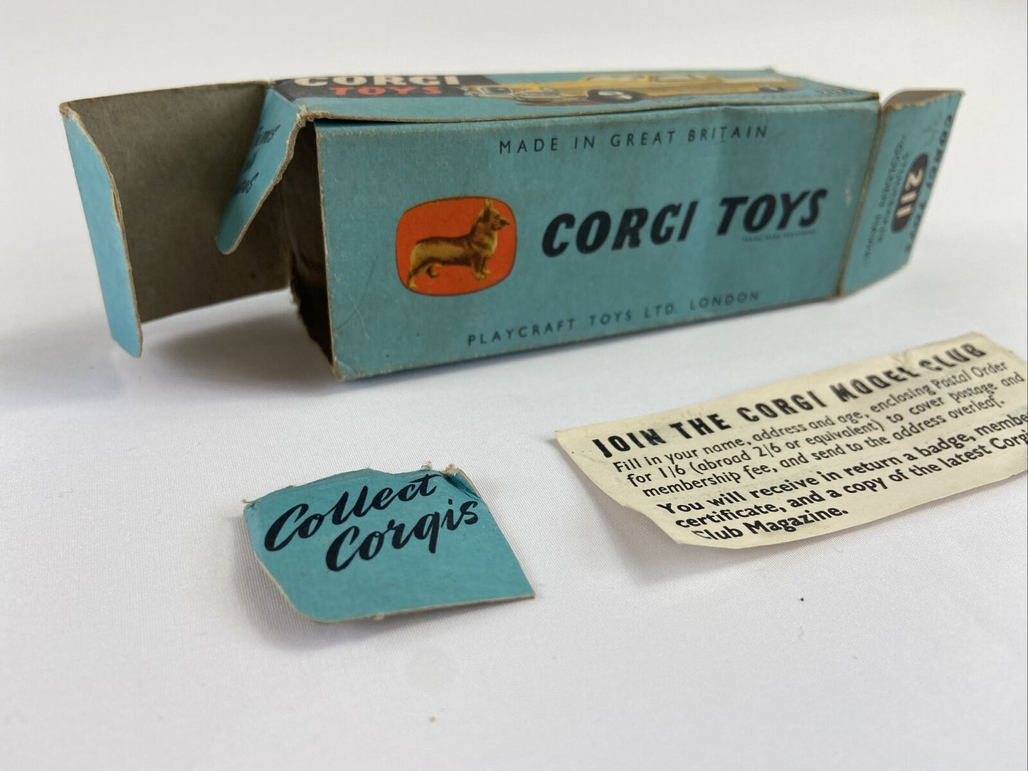 CORGI 211 BLUE STUDEBAKER GOLDEN HAWK IN ORIGINAL BOX