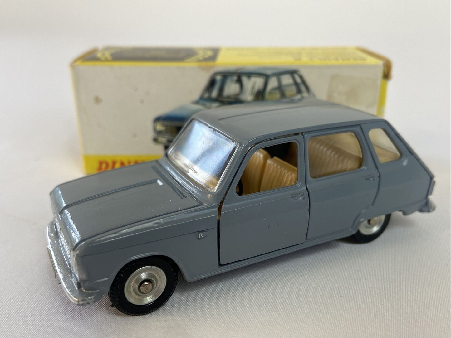 Dinky Toys 1453 Renault 6 – fast neuwertig in Originalverpackung