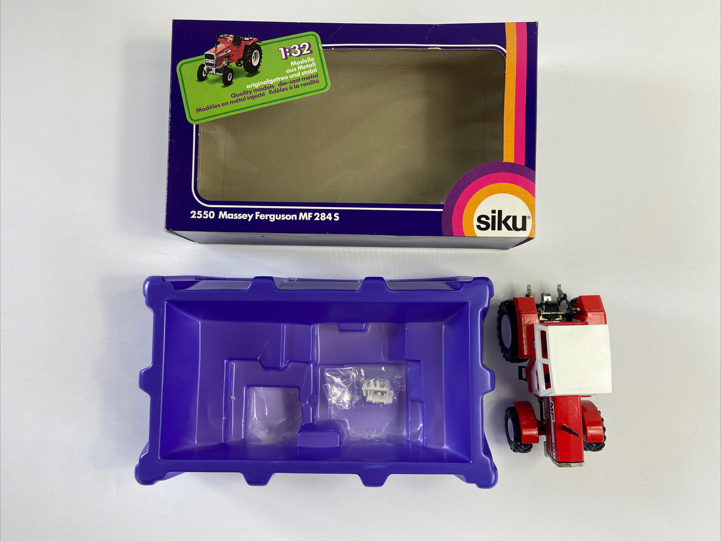 SIKU 2550 MASSEY FERGUSON MF 284S ROTER TRAKTOR IN BOX - AUSGEZEICHNETER ZUSTAND