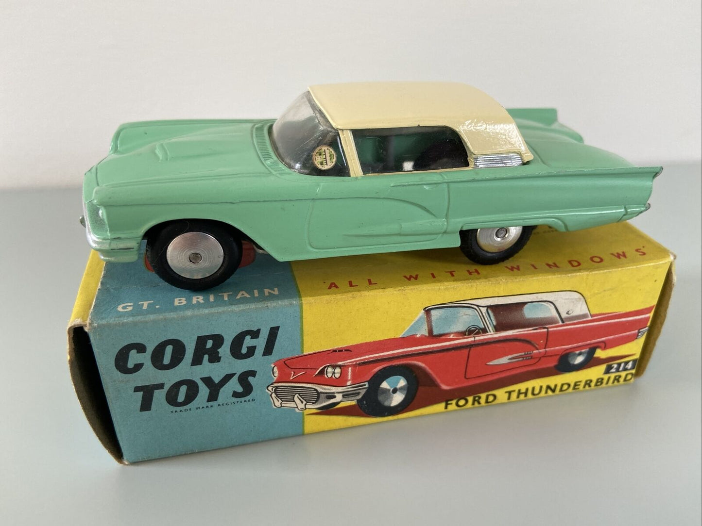 Corgi 214 Ford Thunderbird in Originalverpackung