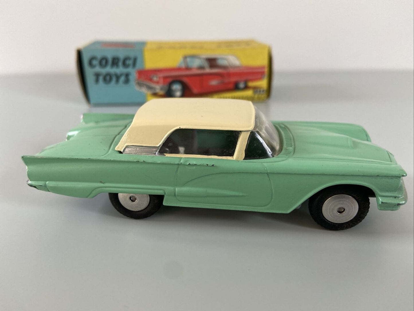 Corgi 214 Ford Thunderbird in Originalverpackung