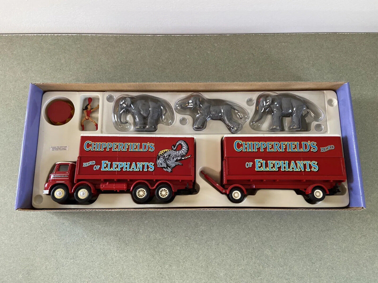 Corgi Chipperfields Circus 31902 Foden S21 Lorry & Trailer in Box
