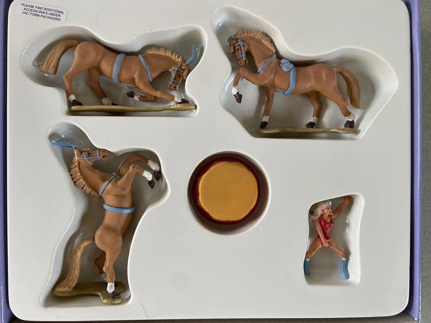 Corgi Chipperfields Circus 31901 , 17801 And 10 Vintage Model Vehicles