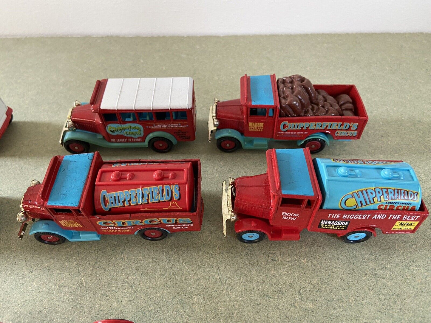 Corgi Chipperfields Circus 31901 , 17801 And 10 Vintage Model Vehicles