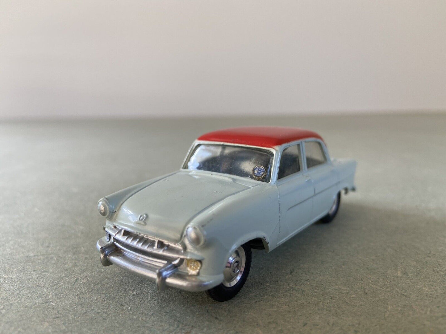 Corgi 207 Standard Vanguard III Saloon With Box