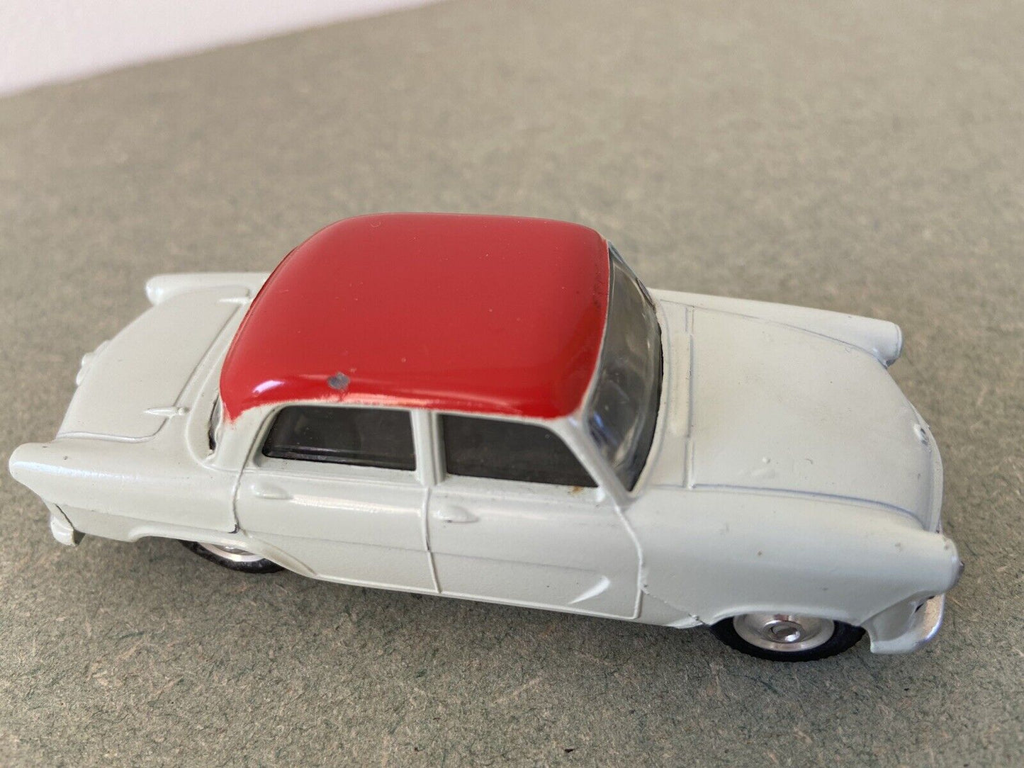 Corgi 207 Standard Vanguard III Saloon With Box
