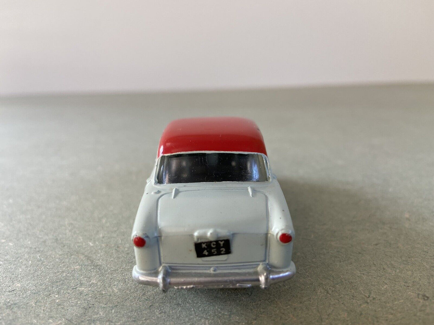 Corgi 207 Standard Vanguard III Saloon With Box