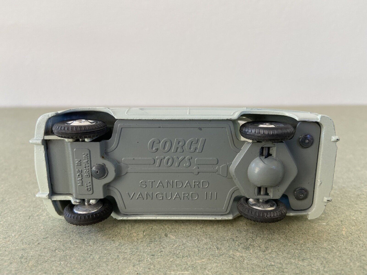 Corgi 207 Standard Vanguard III Saloon With Box