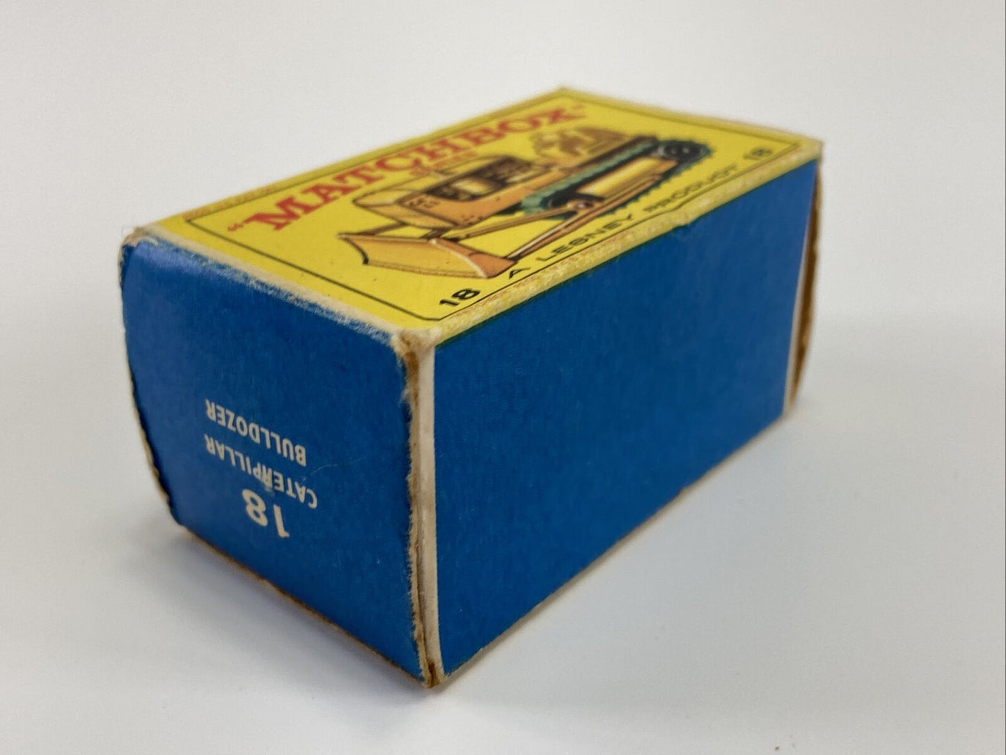 MATCHBOX 18d CATERPILLAR D8 BULLDOZER WITH BOX