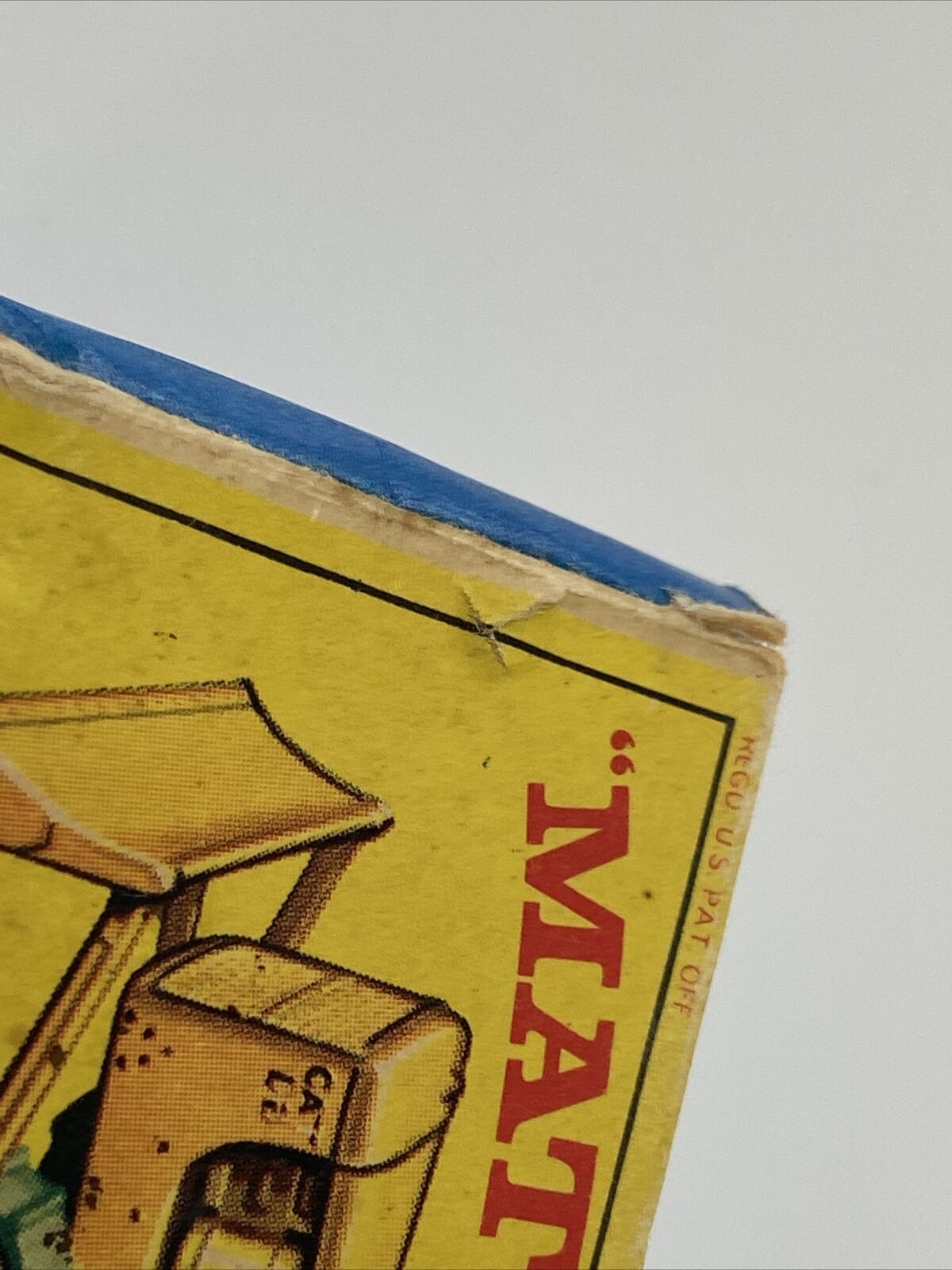 MATCHBOX 18d CATERPILLAR D8 BULLDOZER WITH BOX