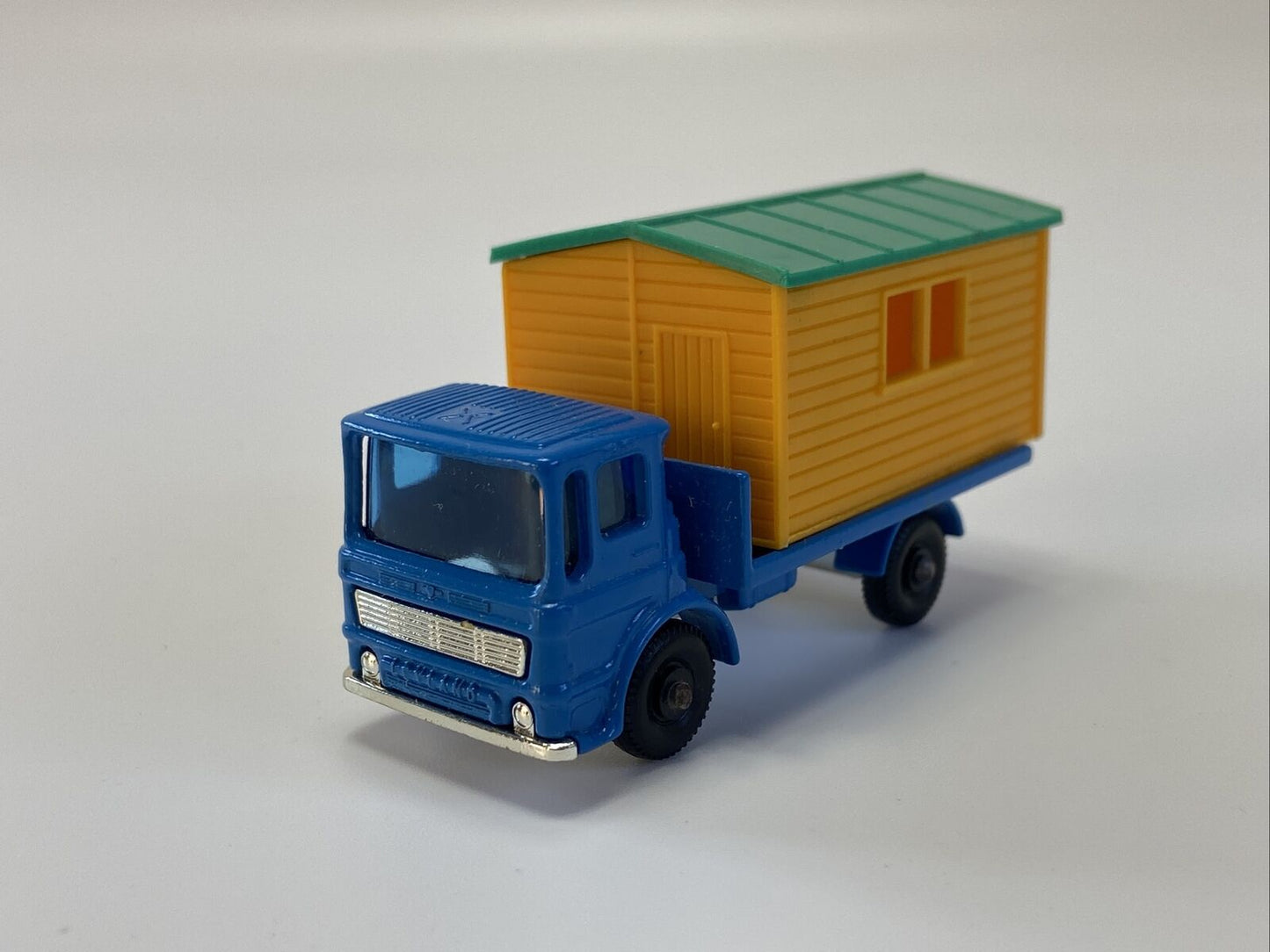MATCHBOX LESNEY NO 60 TRUCK WITH SITE OFFICE WITH ORIGINAL BOX