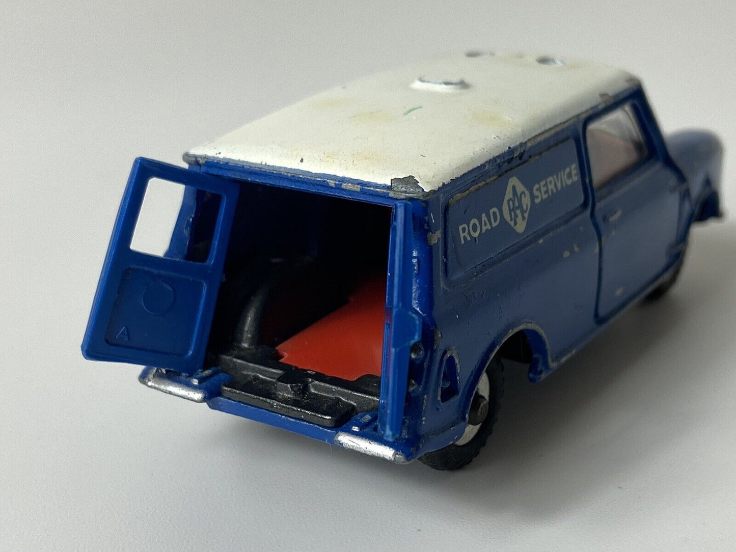 DINKY TOYS 273 RAC SERVICE MINI VAN