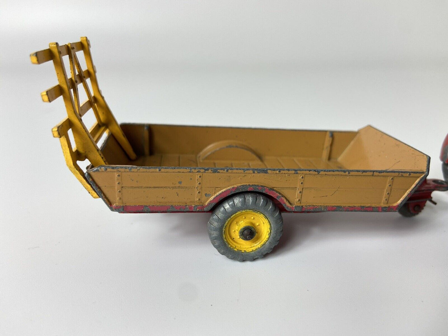 DINKY 300 TRACTOR & 320 HALESOWEN FARM TRAILER