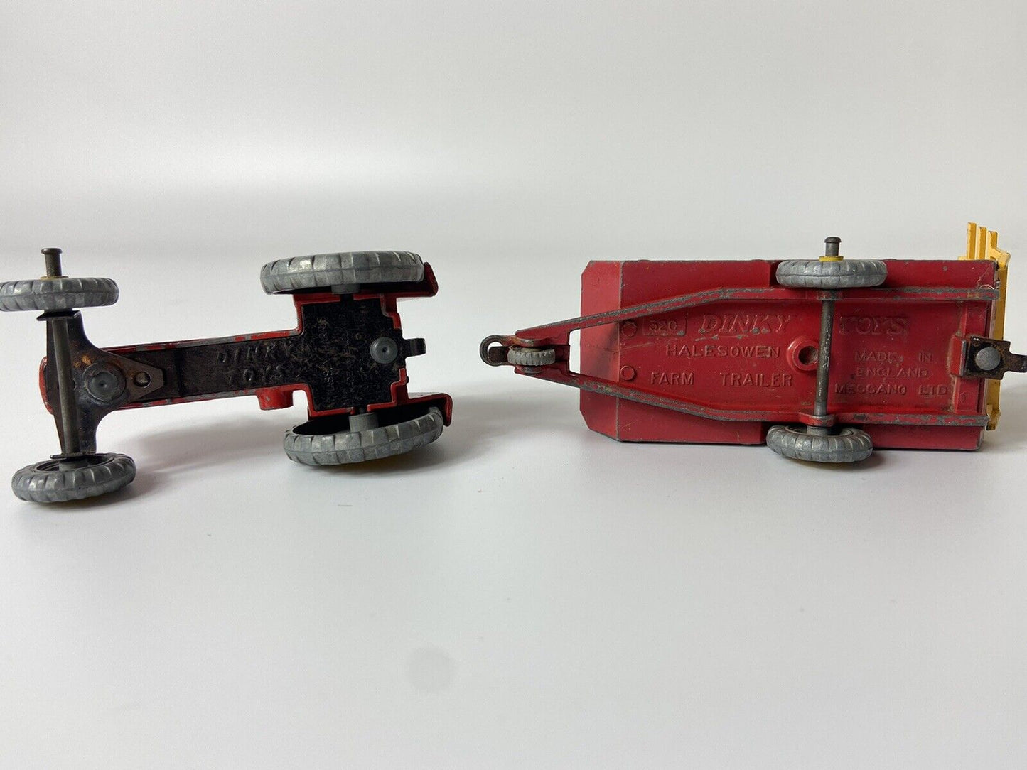 DINKY 300 TRACTOR & 320 HALESOWEN FARM TRAILER