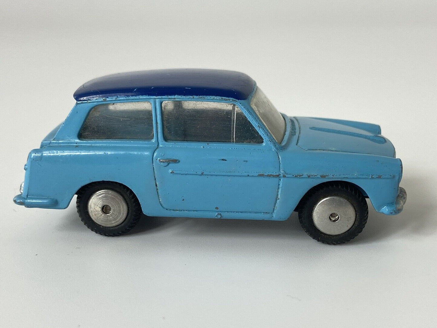 CORGI 216 AUSTIN A.40 SALOON BLUE WITH BOX