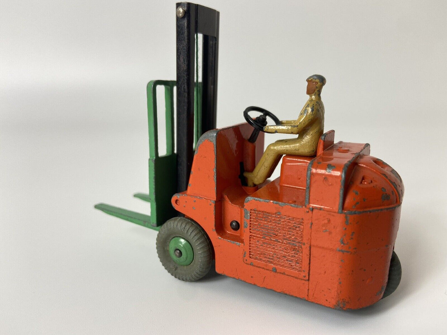DINKY 401 COVENTRY CLIMAX FORK LIFT TRUCK
