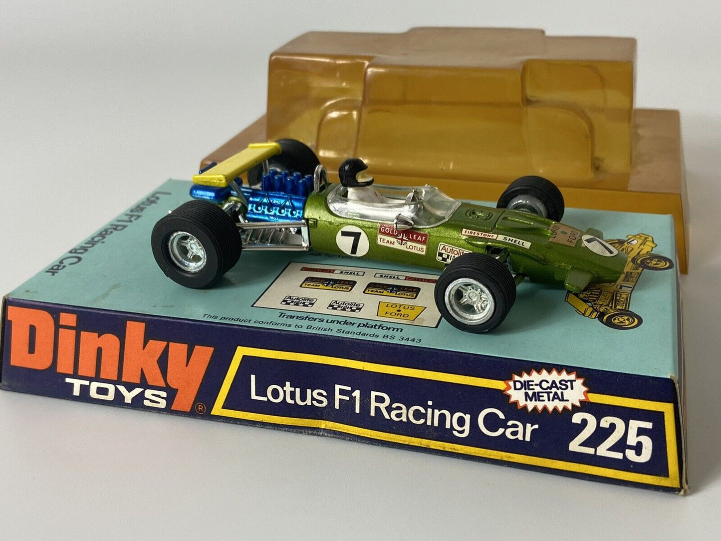 DINKY TOYS 225 LOTUS F1 RACING CAR IN BUBBLE BOX