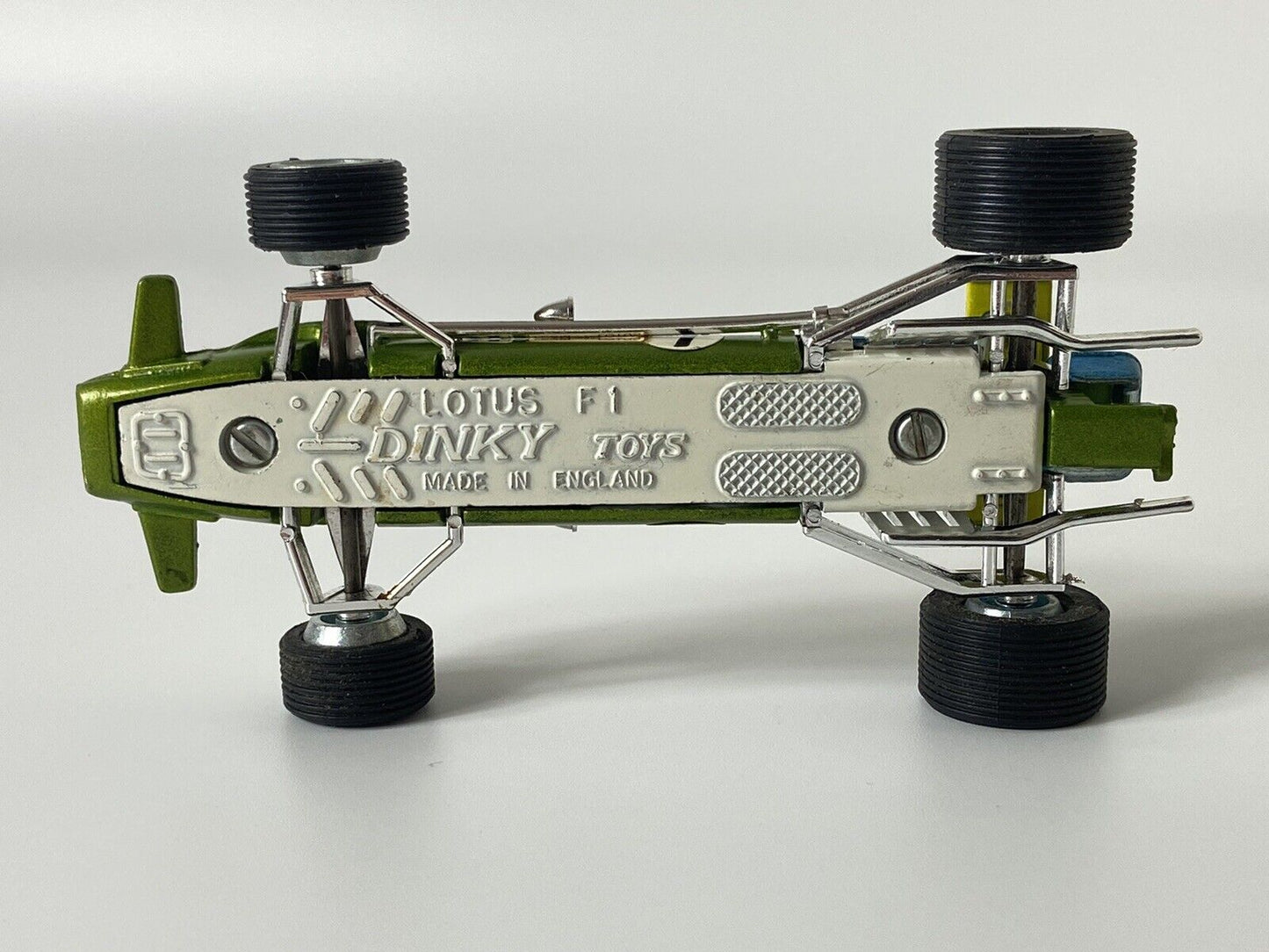 DINKY TOYS 225 LOTUS F1 RACING CAR IN BUBBLE BOX