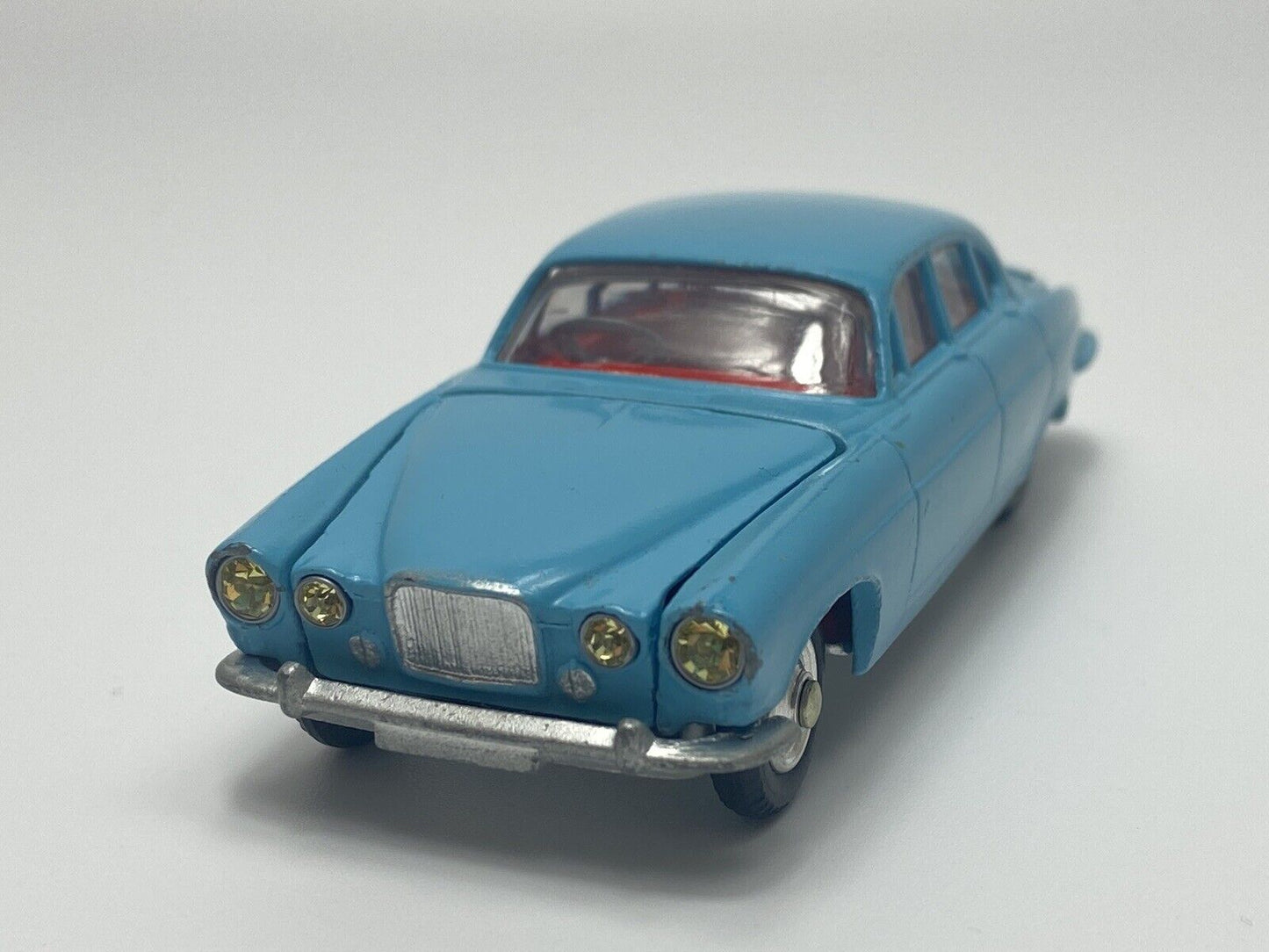 CORGI TOYS 238 MARK X JAGUAR WITH LUGGAGE AND ORIGINAL BOX