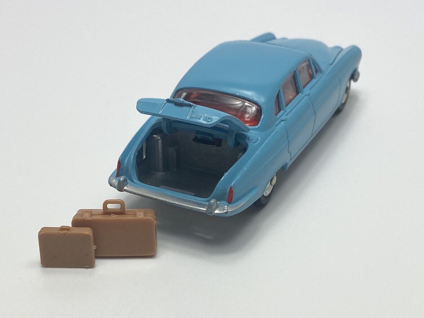 CORGI TOYS 238 MARK X JAGUAR WITH LUGGAGE AND ORIGINAL BOX