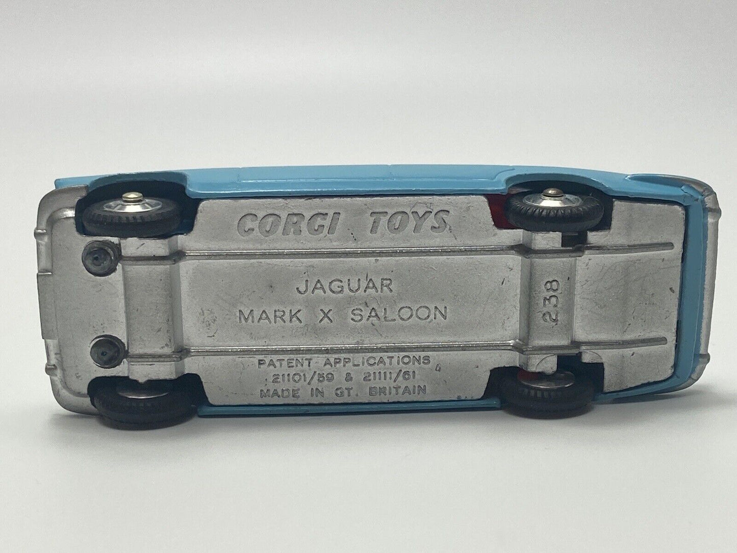 CORGI TOYS 238 MARK X JAGUAR WITH LUGGAGE AND ORIGINAL BOX