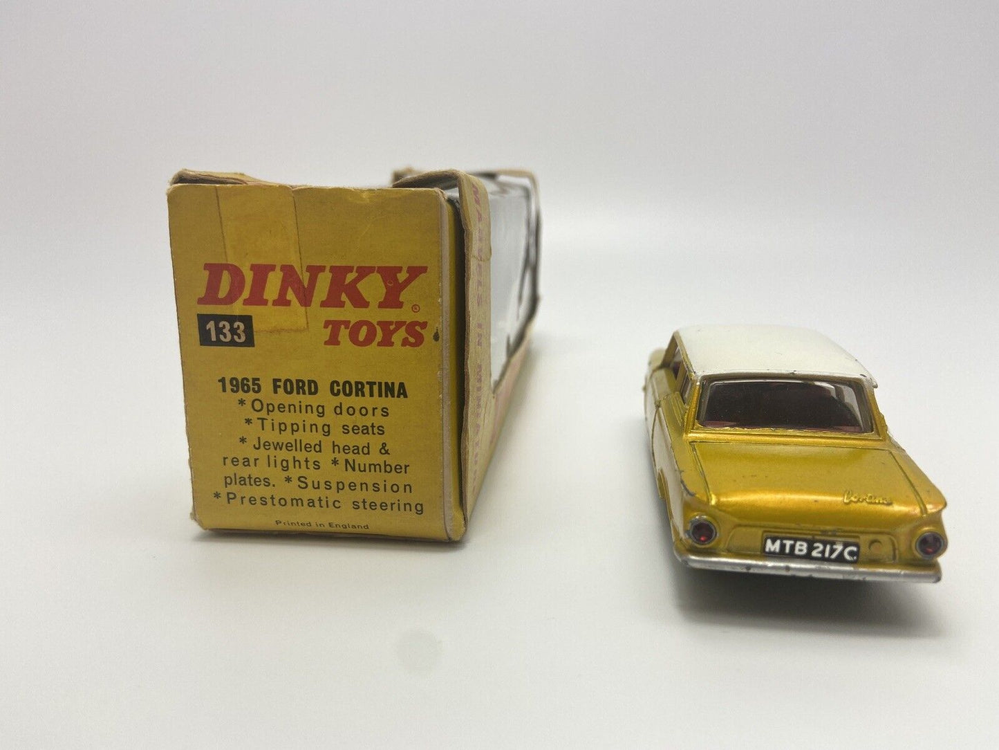 DINKY TOYS 133 FORD 1965 CORTINA WITH ORIGINAL BOX