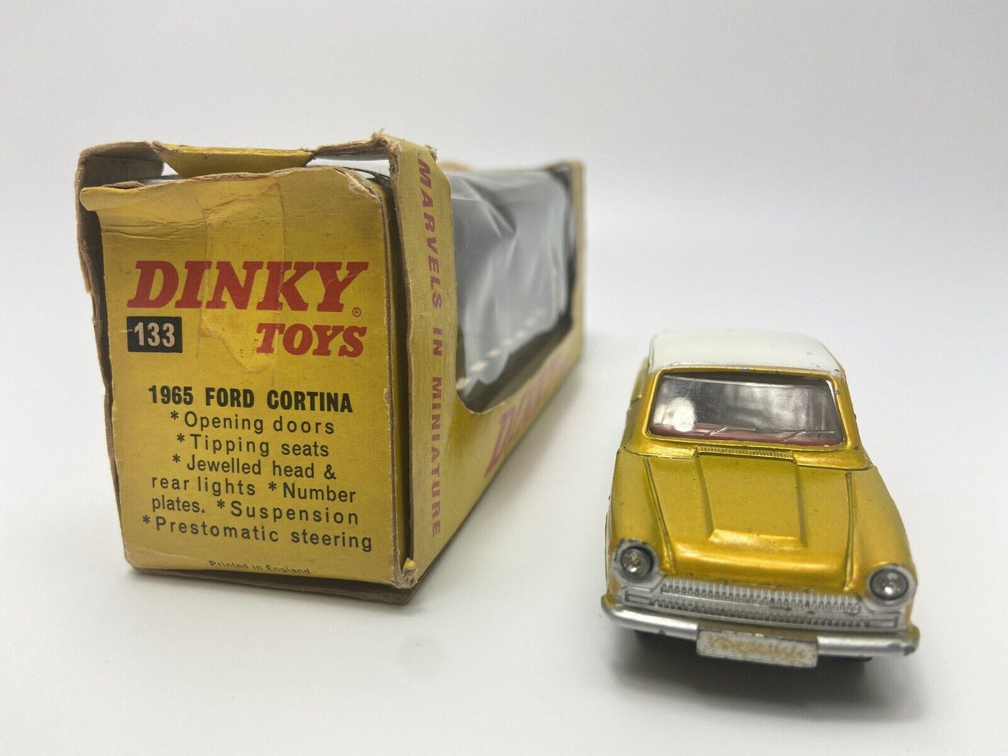 DINKY TOYS 133 FORD 1965 CORTINA WITH ORIGINAL BOX